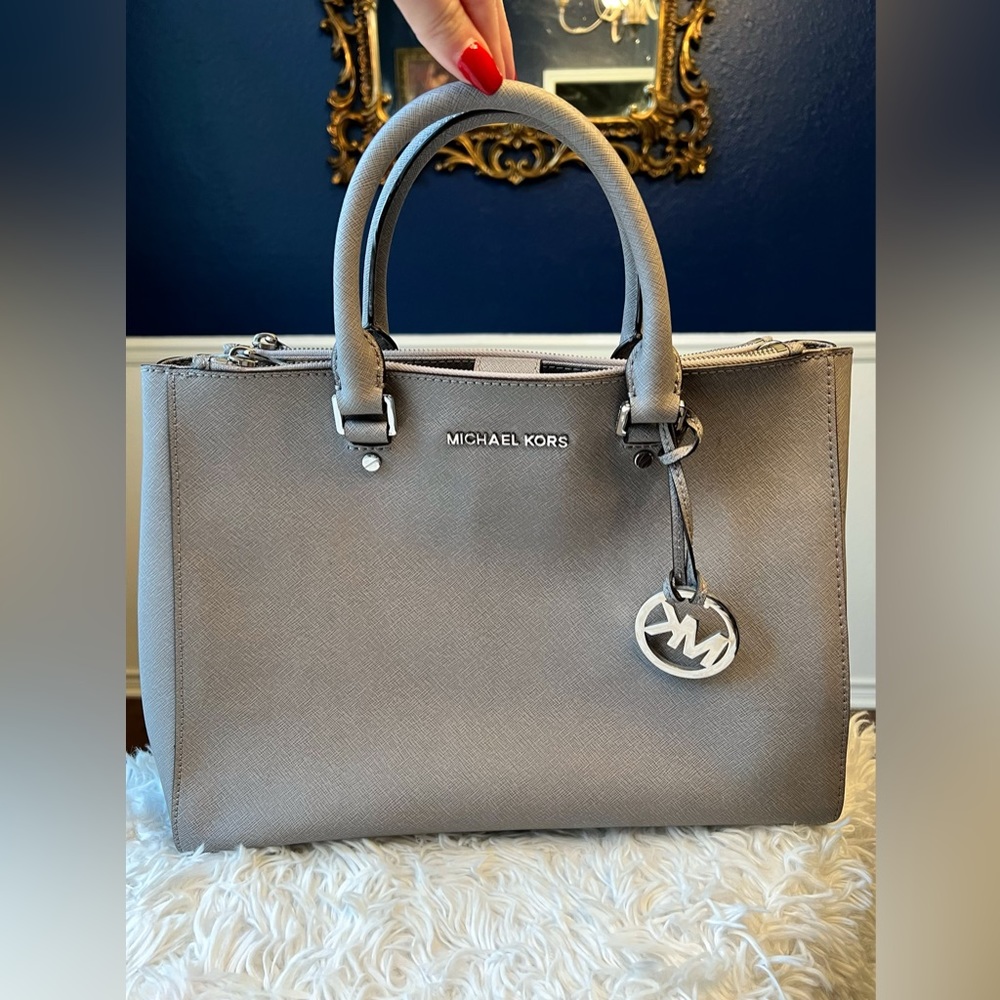 Michael kors grey savannah leather bag